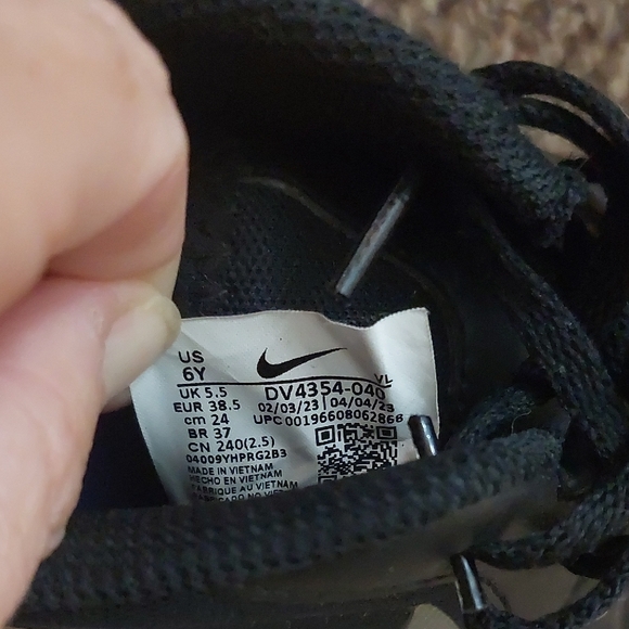 Nike Black and Blue Athletic Sneakers - Picture 2 of 4